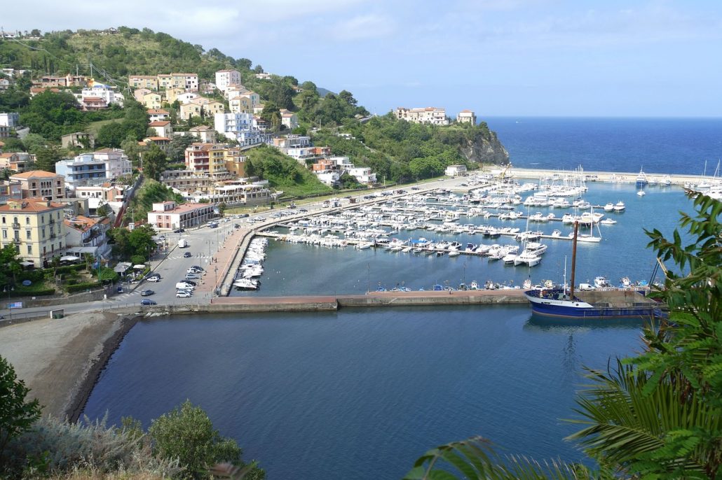 Spiagge raggiungibili in treno in Italia: il Cilento